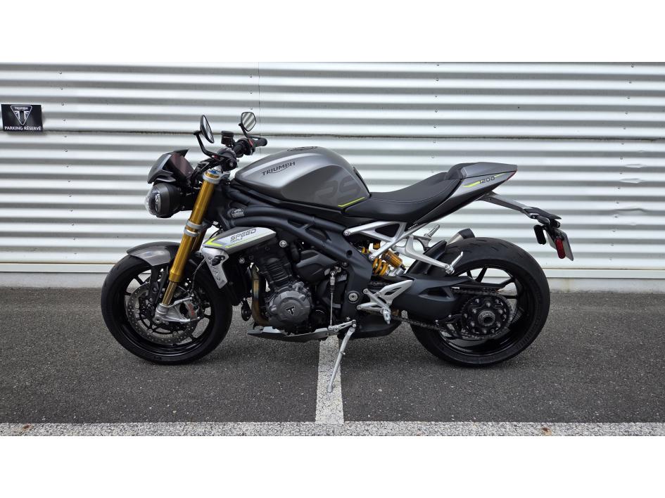 TRIUMPH SPEED TRIPLE 1200 RS